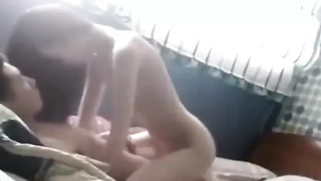 Узбек будит девушку членом и хочет ей вдуть
